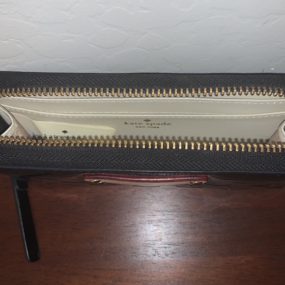 KATE SPADE BNWT BEAUTIFUL BLACK PATENT LEATHER WRISTLET - Picture 6 of 11